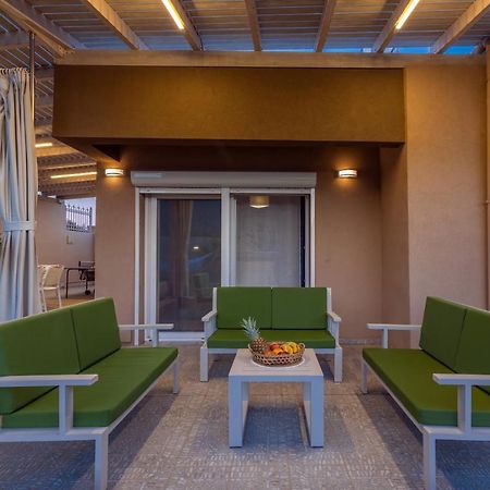 Koutsourás Konstantinos Villa מראה חיצוני תמונה
