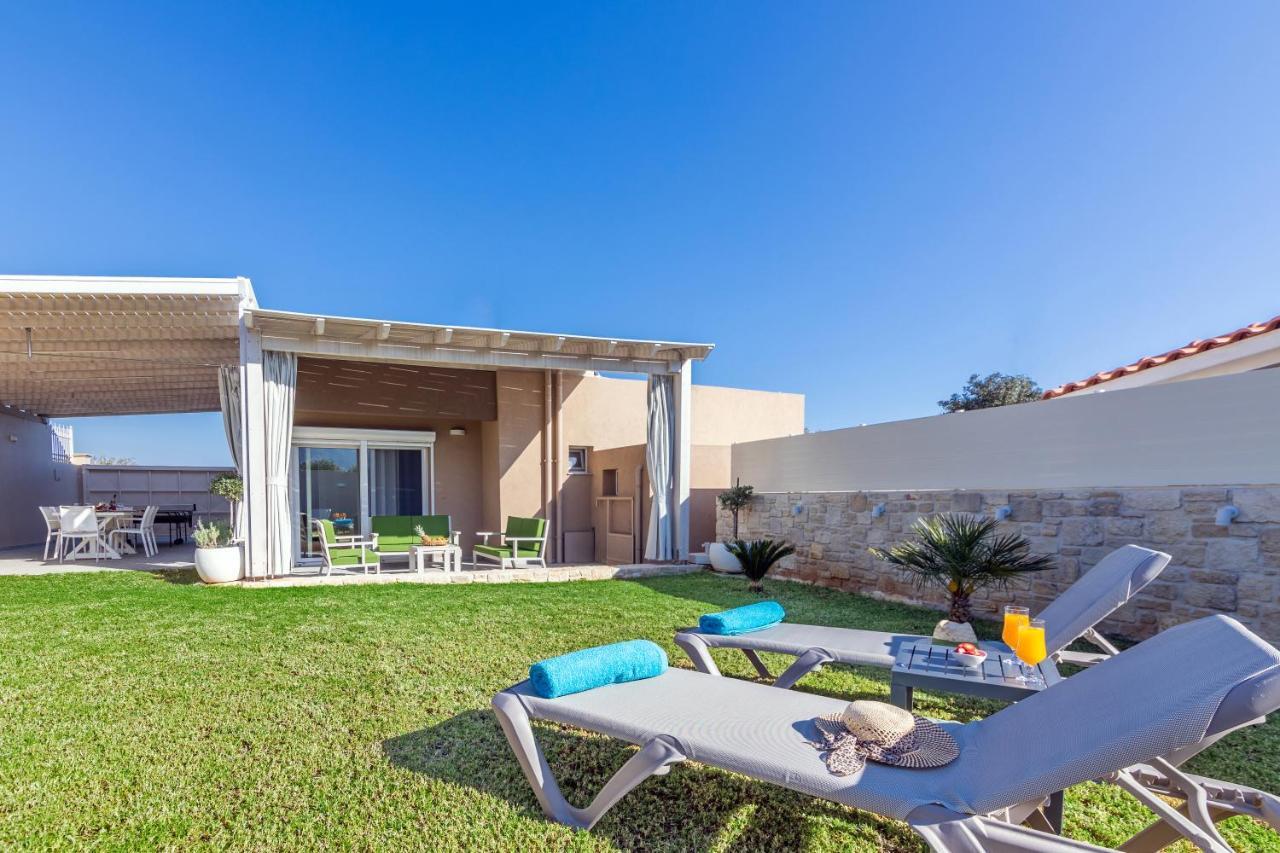 Koutsourás Konstantinos Villa מראה חיצוני תמונה